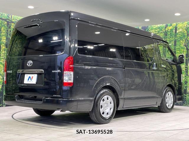 Toyota HIACE VAN 2025-08 8285506-16