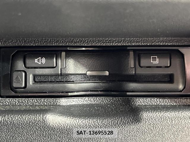 Toyota HIACE VAN 2025-08 8285506-5