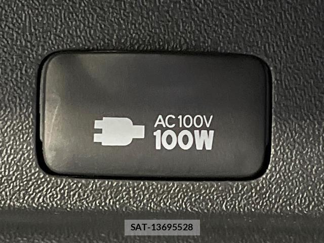 Toyota HIACE VAN 2025-08 8285506-7