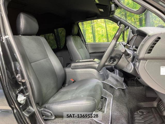 Toyota HIACE VAN 2025-08 8285506-8