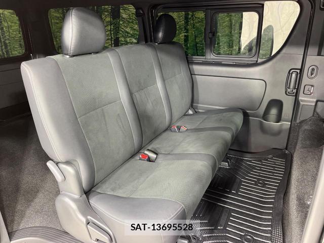 Toyota HIACE VAN 2025-08 8285506-9