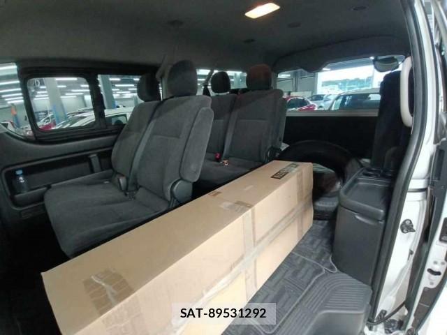 Toyota HIACE WAGON 2015-11 8276858-2