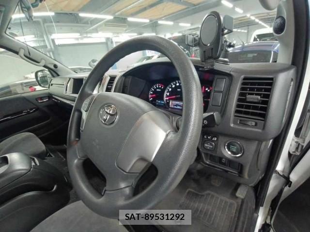 Toyota HIACE WAGON 2015-11 8276858-3