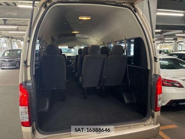 Toyota HIACE WAGON 2018-11 8276859-2