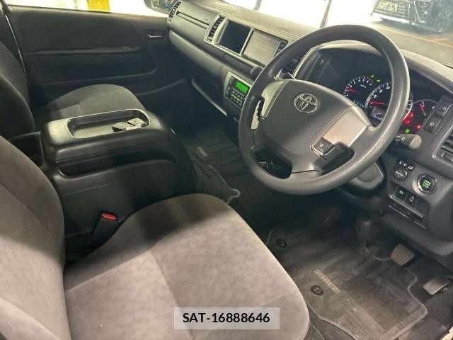 Toyota HIACE WAGON 2018-11 8276859-3