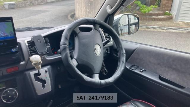 Toyota HIACE WAGON 2011-10 8281037-16
