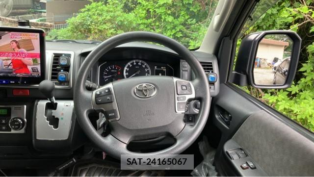 Toyota HIACE WAGON 2020-12 8281420-16