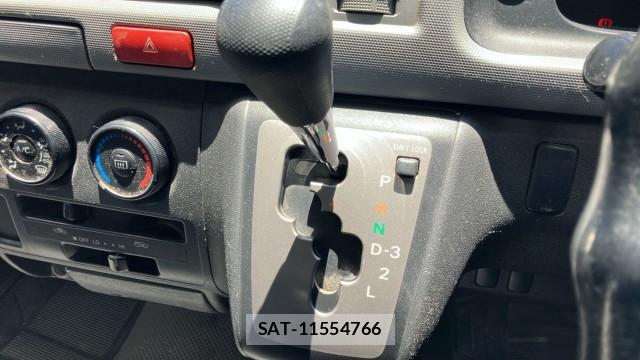 Toyota HIACE WAGON 2008-07 8281626-14