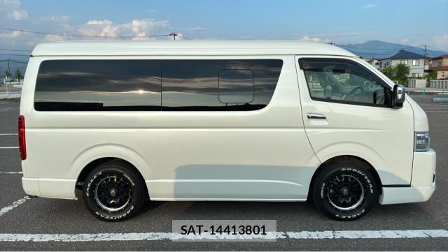 Toyota HIACE WAGON 2023-09 8282039-10