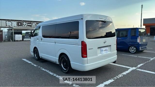 Toyota HIACE WAGON 2023-09 8282039-12