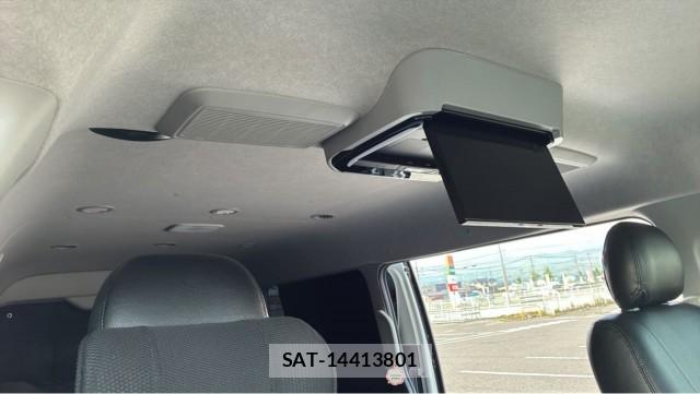 Toyota HIACE WAGON 2023-09 8282039-15