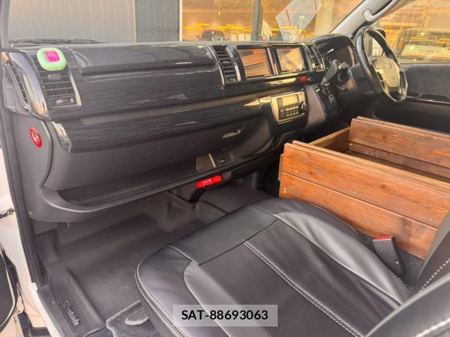 Toyota HIACE WAGON 2015-11 8282766-14