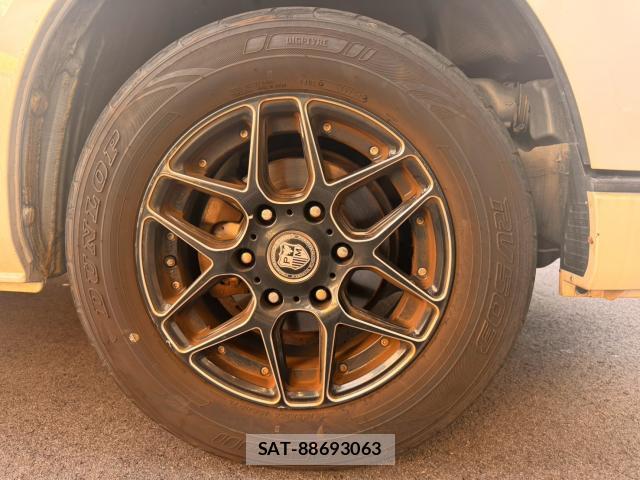 Toyota HIACE WAGON 2015-11 8282766-15