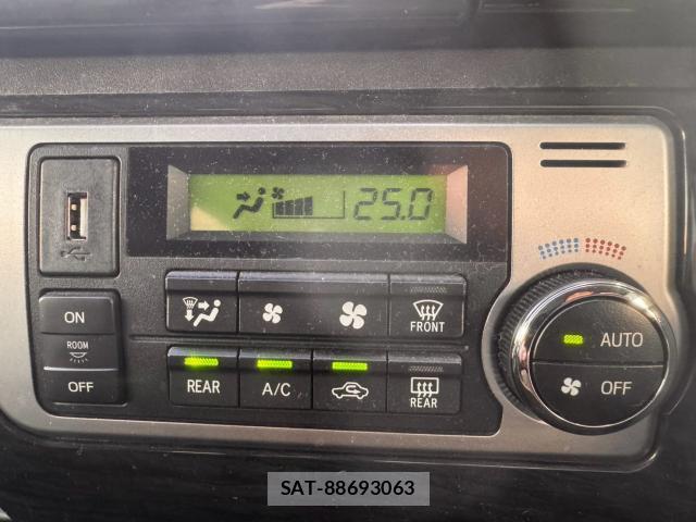 Toyota HIACE WAGON 2015-11 8282766-16