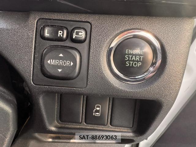 Toyota HIACE WAGON 2015-11 8282766-17