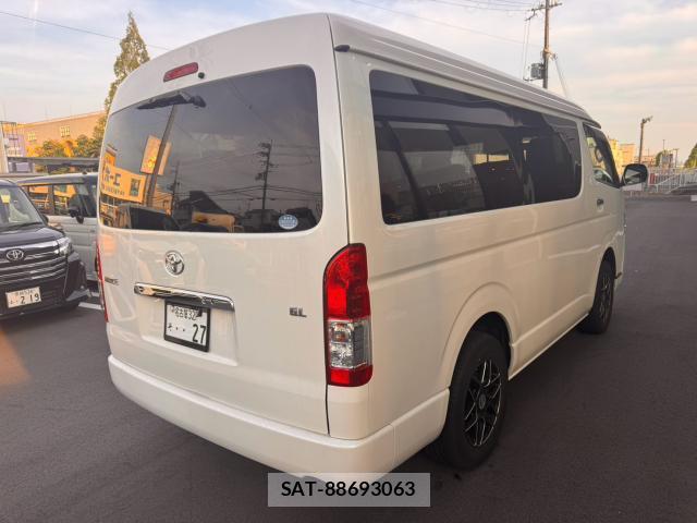 Toyota HIACE WAGON 2015-11 8282766-2
