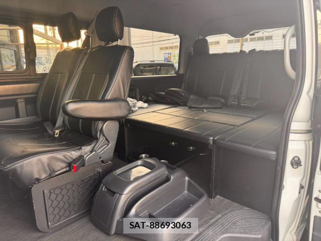 Toyota HIACE WAGON 2015-11 8282766-7