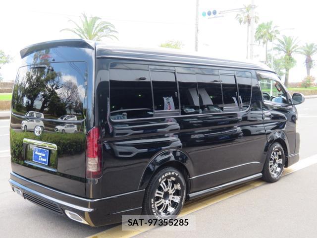 Toyota HIACE WAGON 2013-12 8283001-13