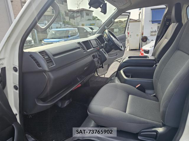 Toyota HIACE WAGON 2021-06 8283692-5