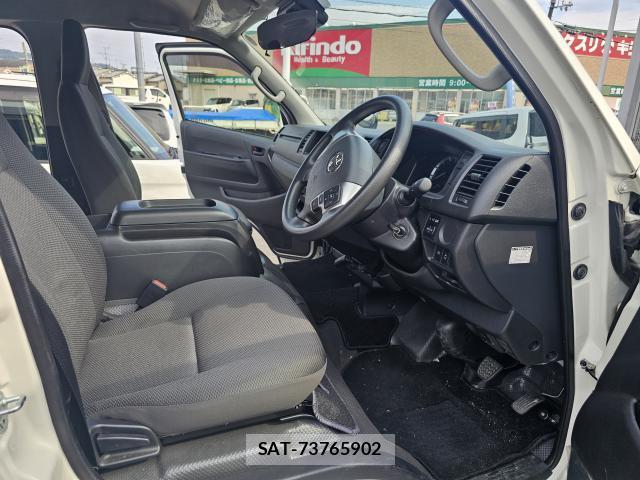 Toyota HIACE WAGON 2021-06 8283692-6