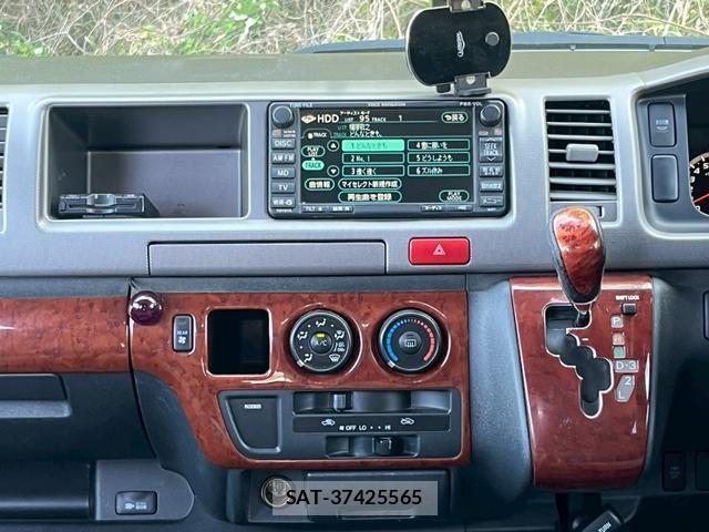 Toyota HIACE WAGON 2006-12 8284029-3