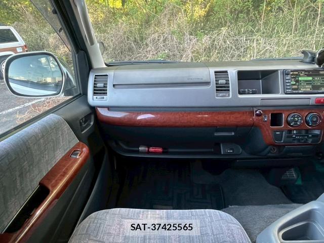 Toyota HIACE WAGON 2006-12 8284029-8