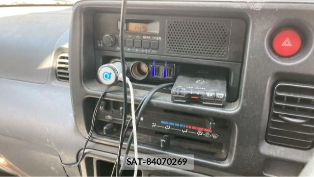 Daihatsu HIJET CARGO 2015-06 8280450-4