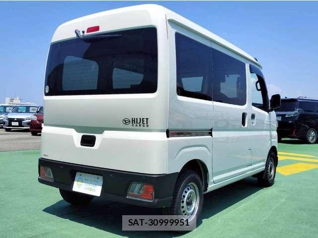 Daihatsu HIJET CARGO 2022-07 8283735-1