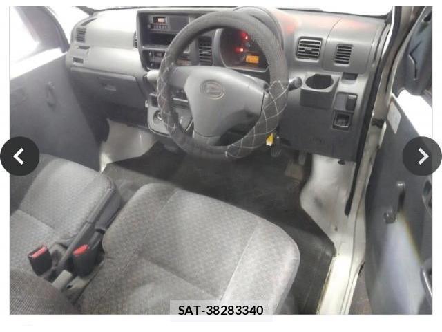 Daihatsu HIJET CARGO 2016-05 8284321-2