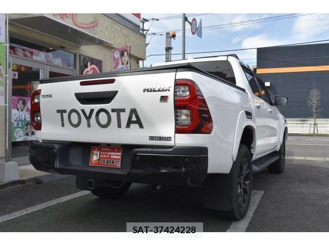 Toyota HILUX 2023-08 8285087-1