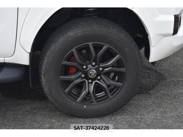 Toyota HILUX 2023-08 8285087-11