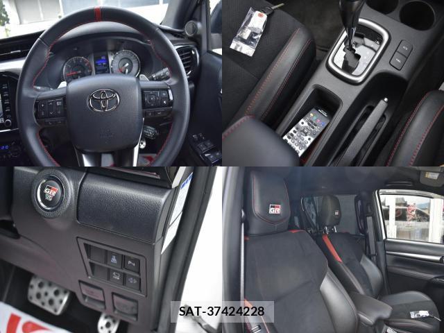 Toyota HILUX 2023-08 8285087-6