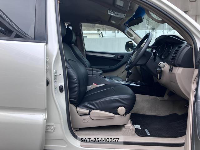 Toyota HILUX SURF 2006-03 8283409-17