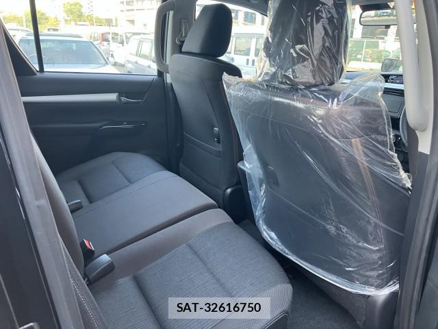 Toyota HILUX 2023-02 8276878-6