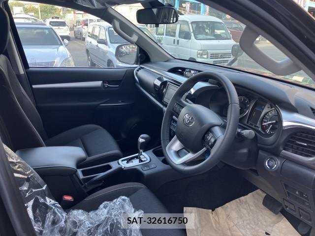 Toyota HILUX 2023-02 8276878-8