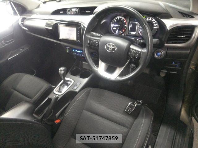 Toyota HILUX 2023-10 8277466-2