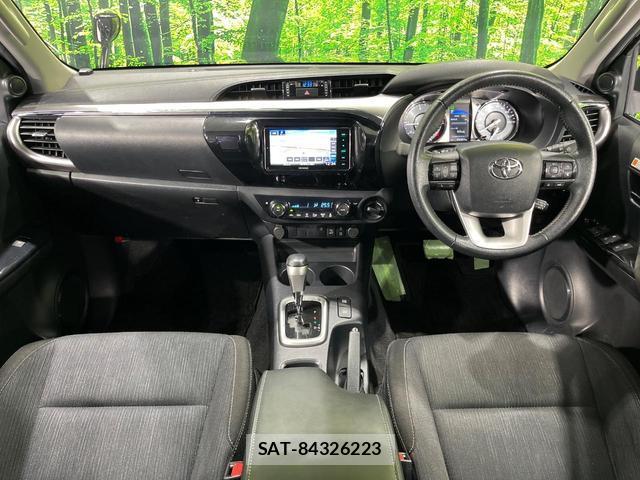 Toyota HILUX 2021-03 8278005-1