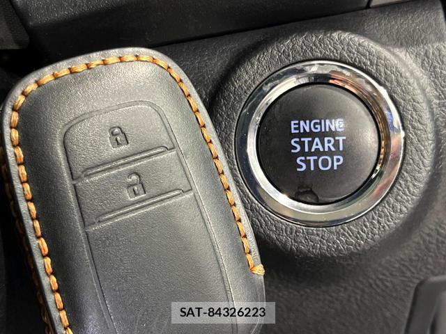 Toyota HILUX 2021-03 8278005-6