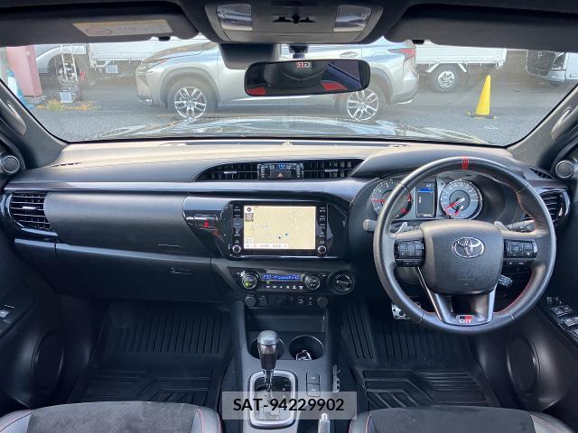 Toyota HILUX 2023-05 8278643-2