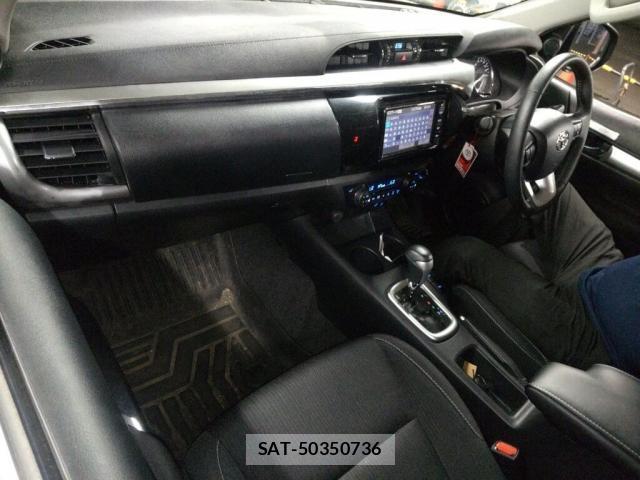 Toyota HILUX 2023-05 8278892-2