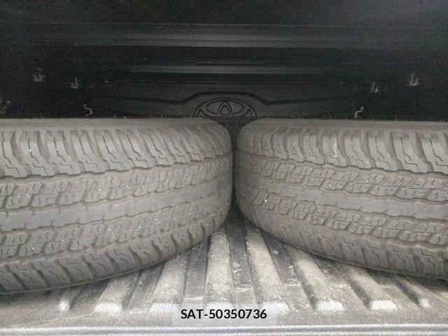 Toyota HILUX 2023-05 8278892-5