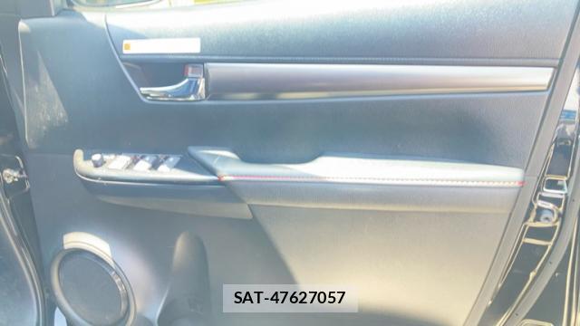 Toyota HILUX 2023-07 8279698-10