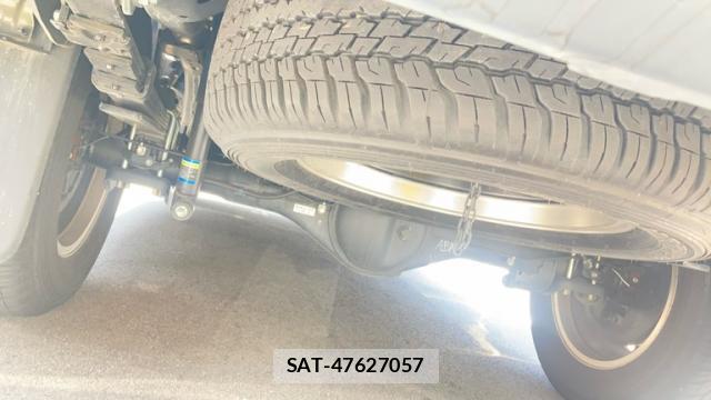 Toyota HILUX 2023-07 8279698-7