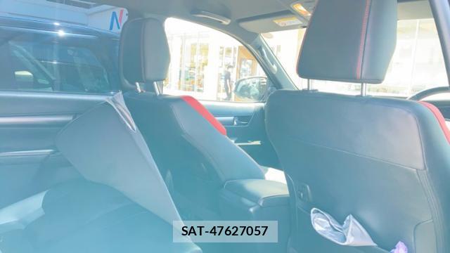 Toyota HILUX 2023-07 8279698-9