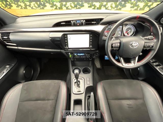 Toyota HILUX 2023-09 8279788-1