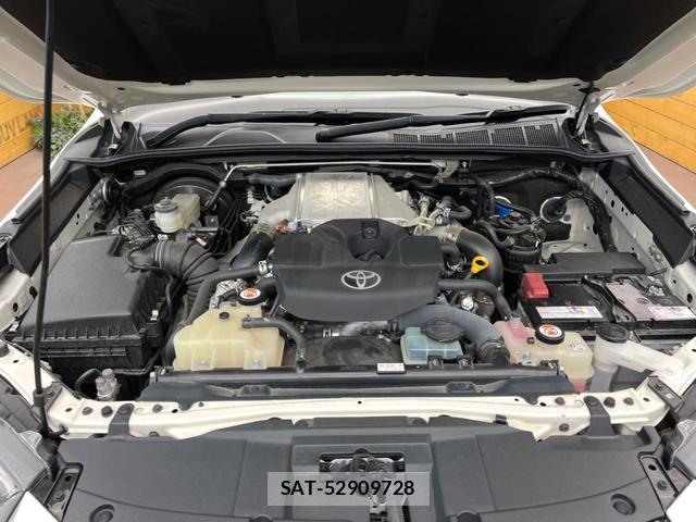 Toyota HILUX 2023-09 8279788-16