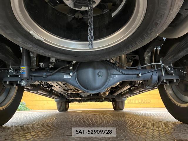 Toyota HILUX 2023-09 8279788-17
