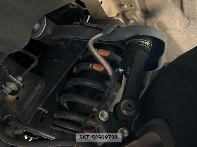 Toyota HILUX 2023-09 8279788-18
