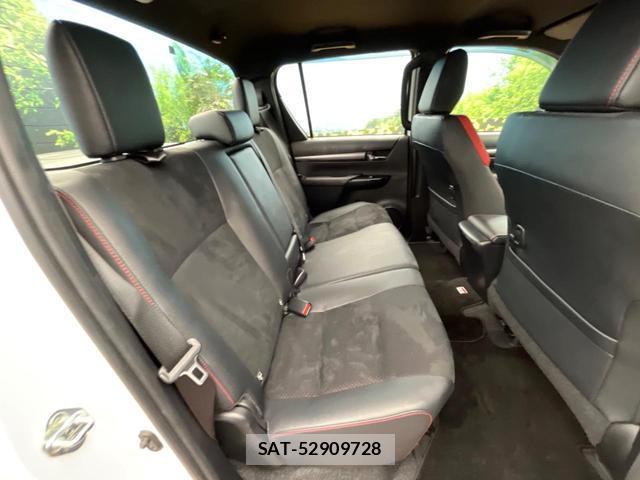 Toyota HILUX 2023-09 8279788-8