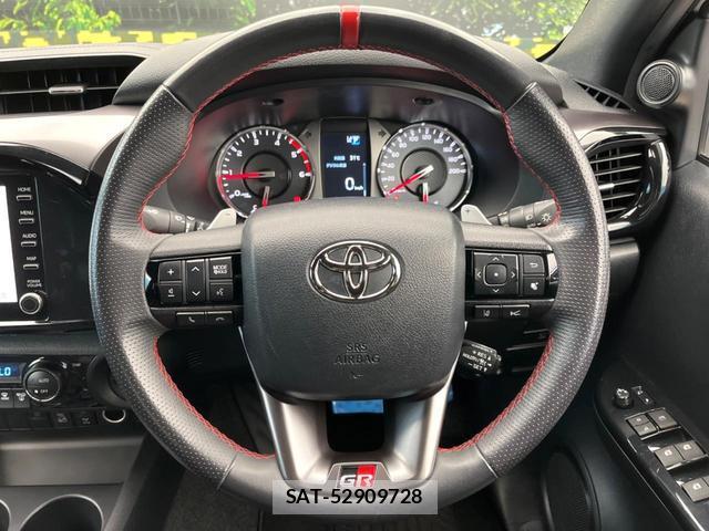 Toyota HILUX 2023-09 8279788-9